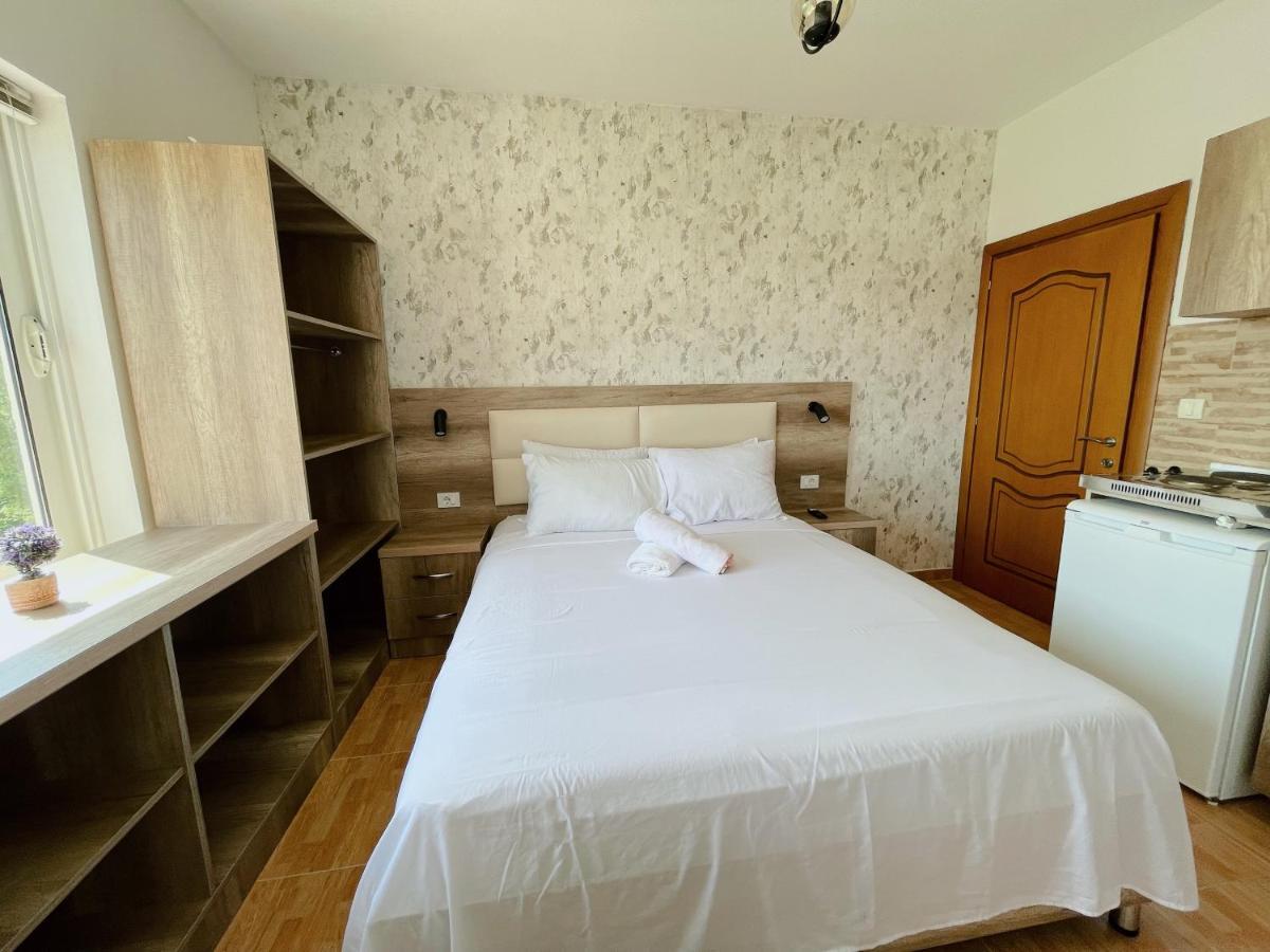 Guest House Koliqi - Hotel & Apartments Ulcinj Eksteriør bilde