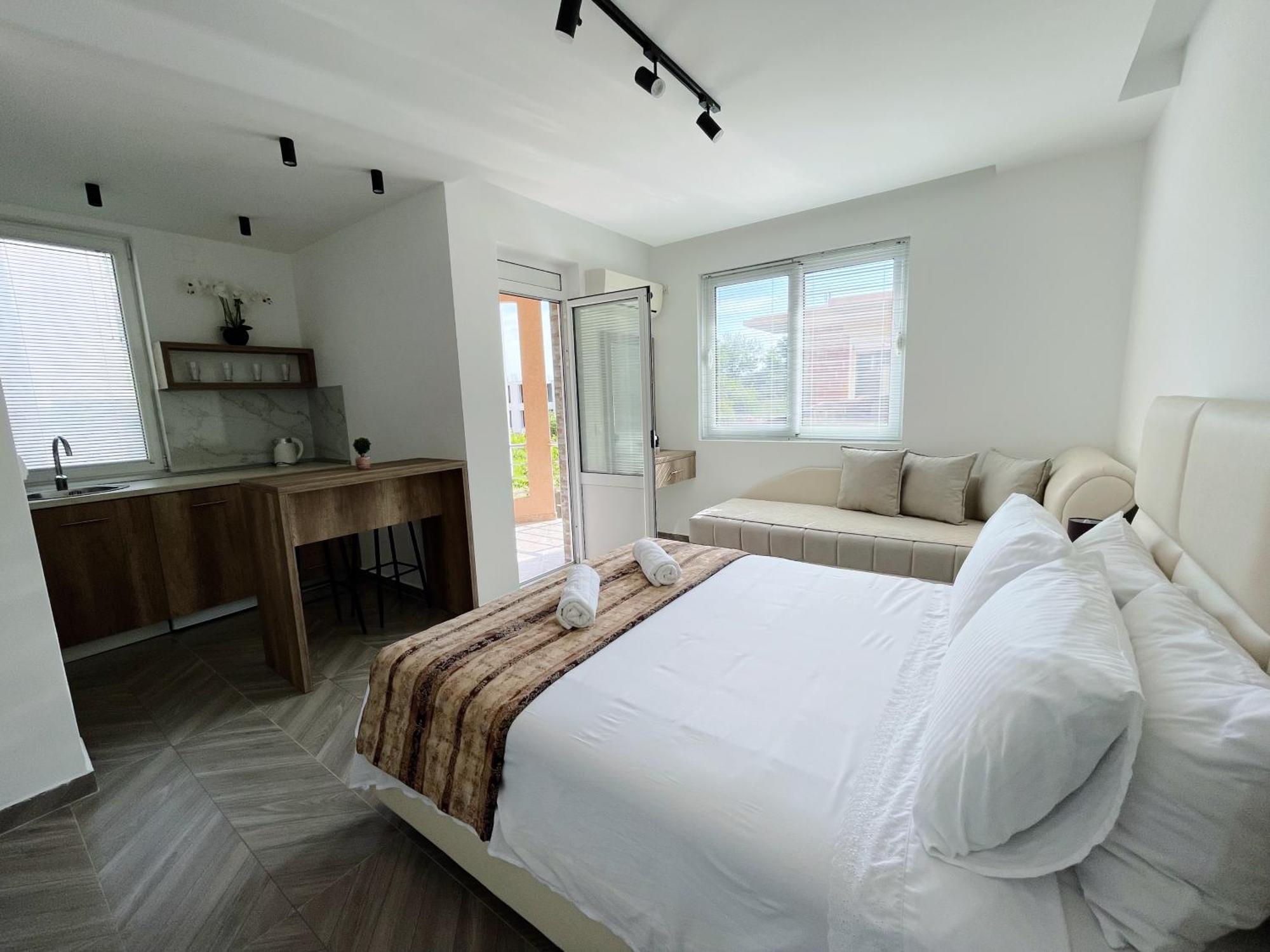 Guest House Koliqi - Hotel & Apartments Ulcinj Eksteriør bilde