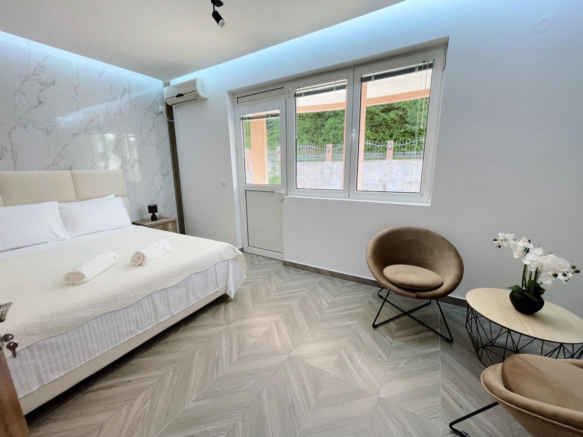 Guest House Koliqi - Hotel & Apartments Ulcinj Eksteriør bilde